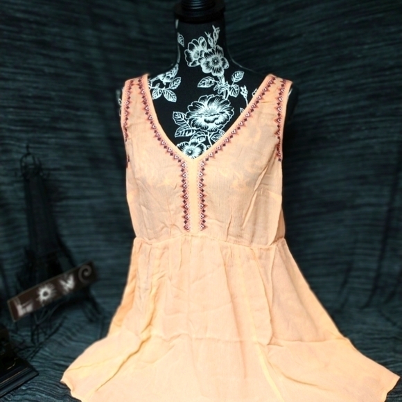 Nwt Torrid EMBROIDERED BABYDOLL - CRINKLE GAUZE - Picture 4 of 8